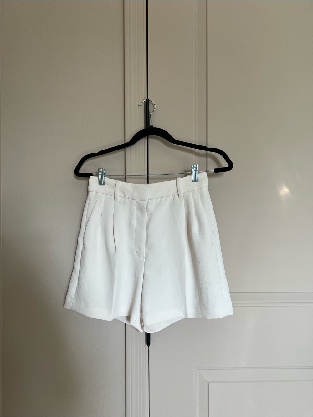 Wilfred Cream High-Waist Tailored Shorts